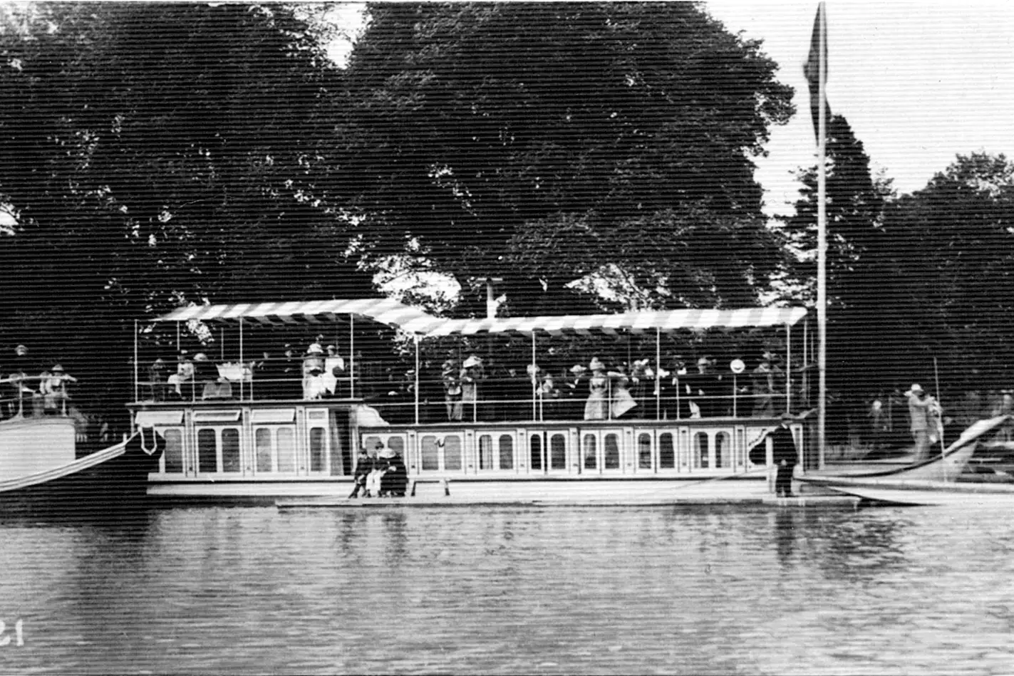 [À RÉDIGER] Oxford Houseboat — view 2