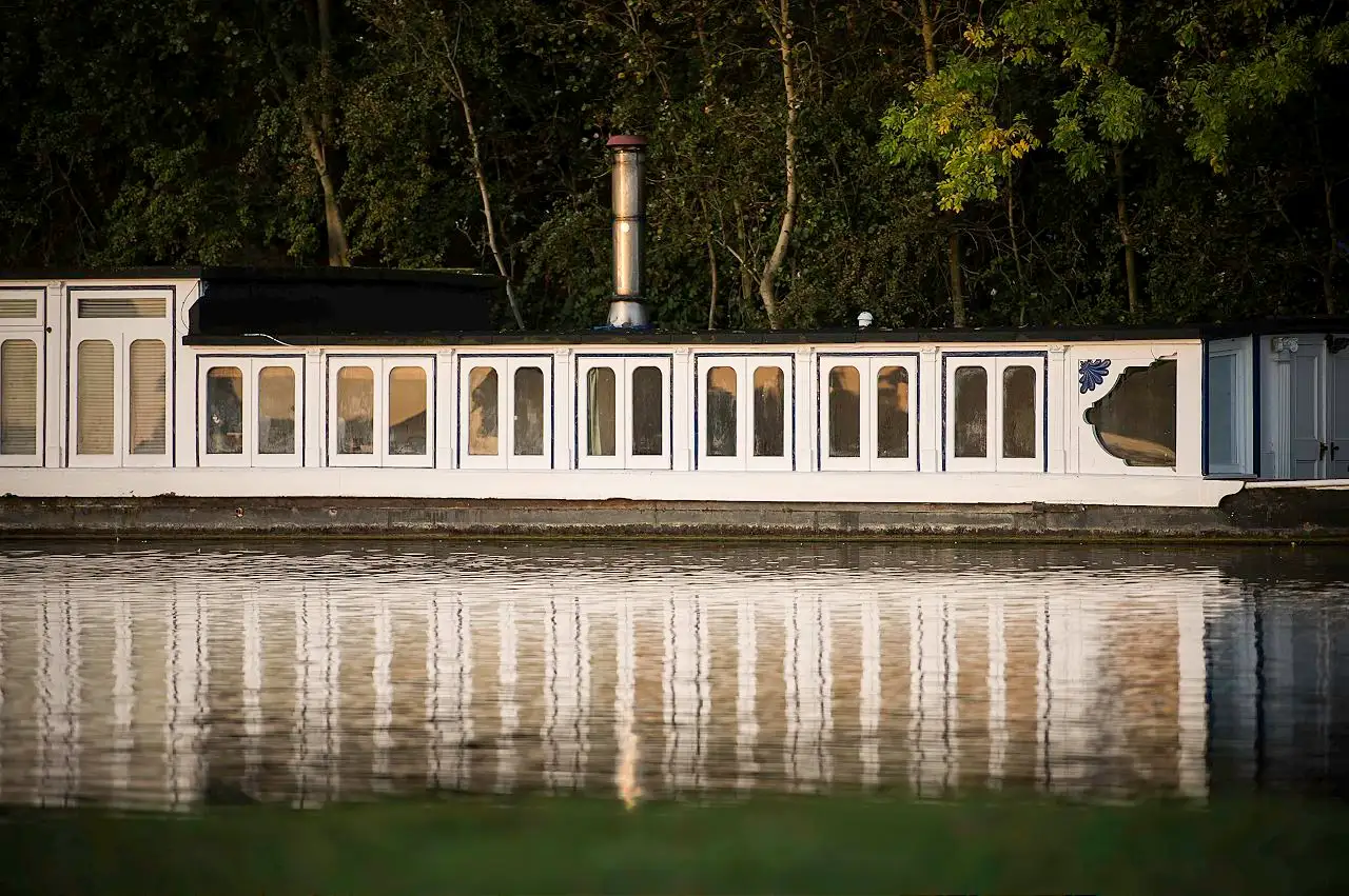 [À RÉDIGER] Oxford Houseboat — view 056