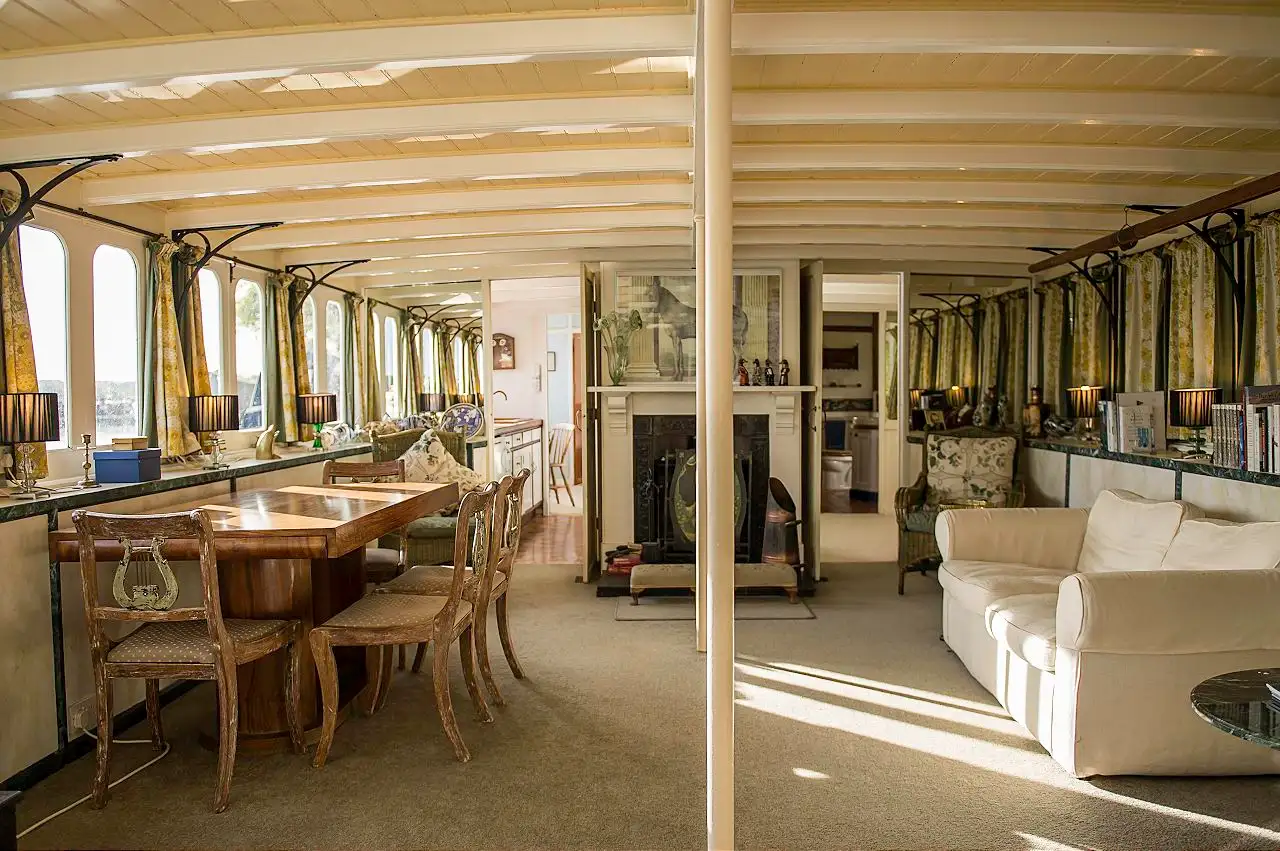 [À RÉDIGER] Oxford Houseboat — view 393